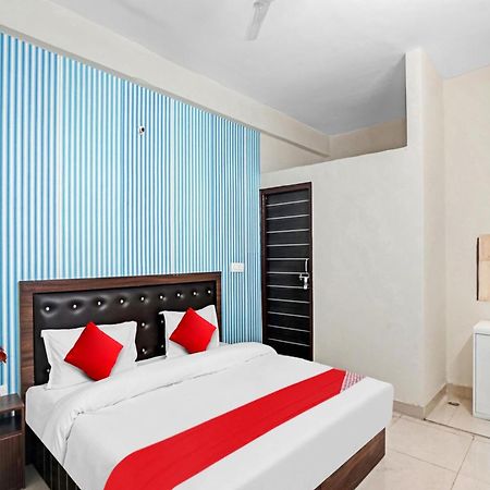 Hotel O Avs Hotel & Restaurant 诺伊达 外观 照片