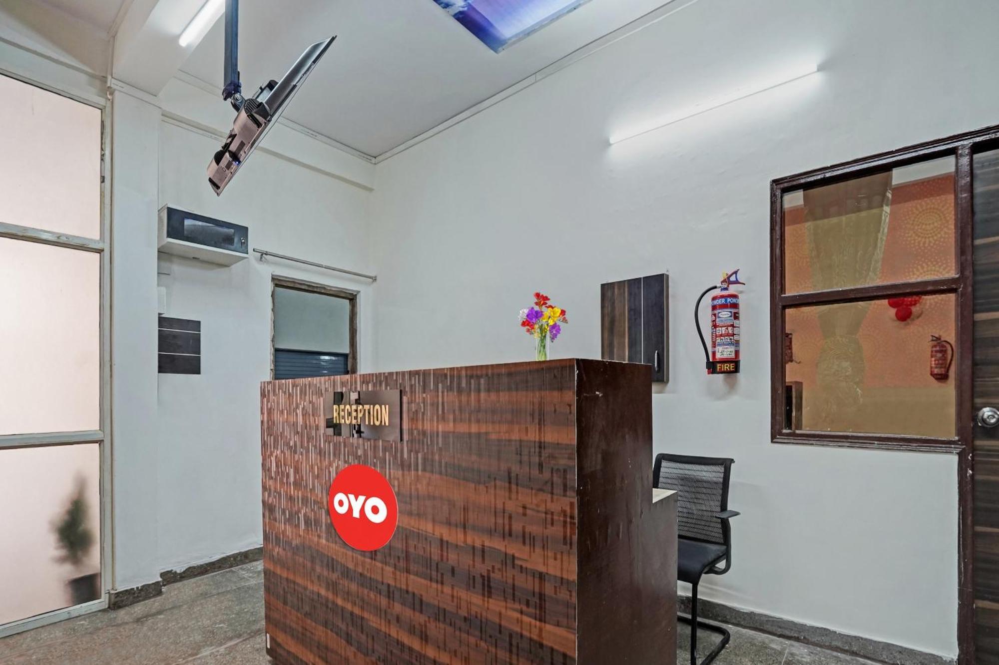 Hotel O Avs Hotel & Restaurant 诺伊达 外观 照片