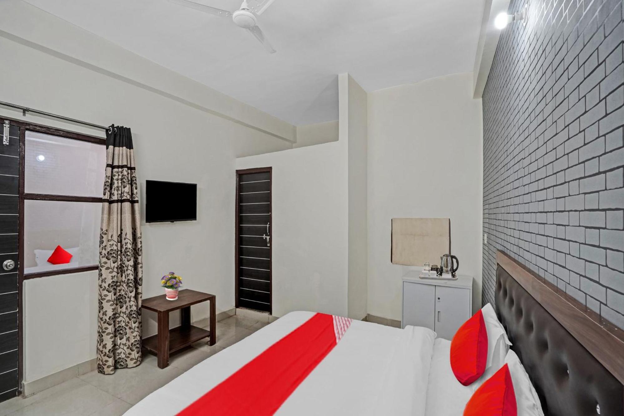 Hotel O Avs Hotel & Restaurant 诺伊达 外观 照片