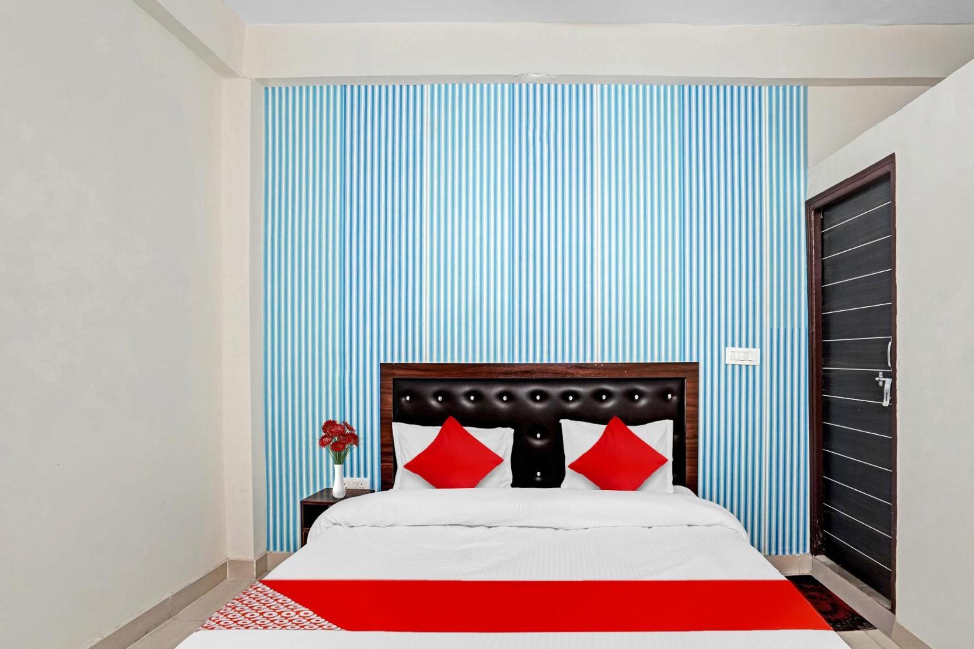 Hotel O Avs Hotel & Restaurant 诺伊达 外观 照片