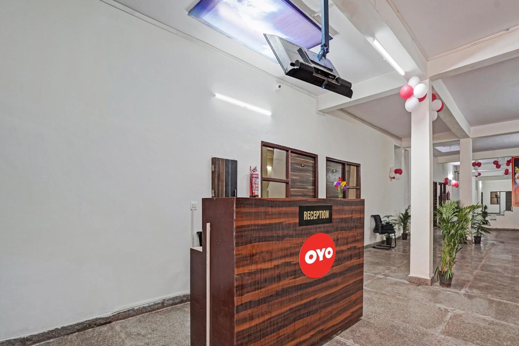Hotel O Avs Hotel & Restaurant 诺伊达 外观 照片