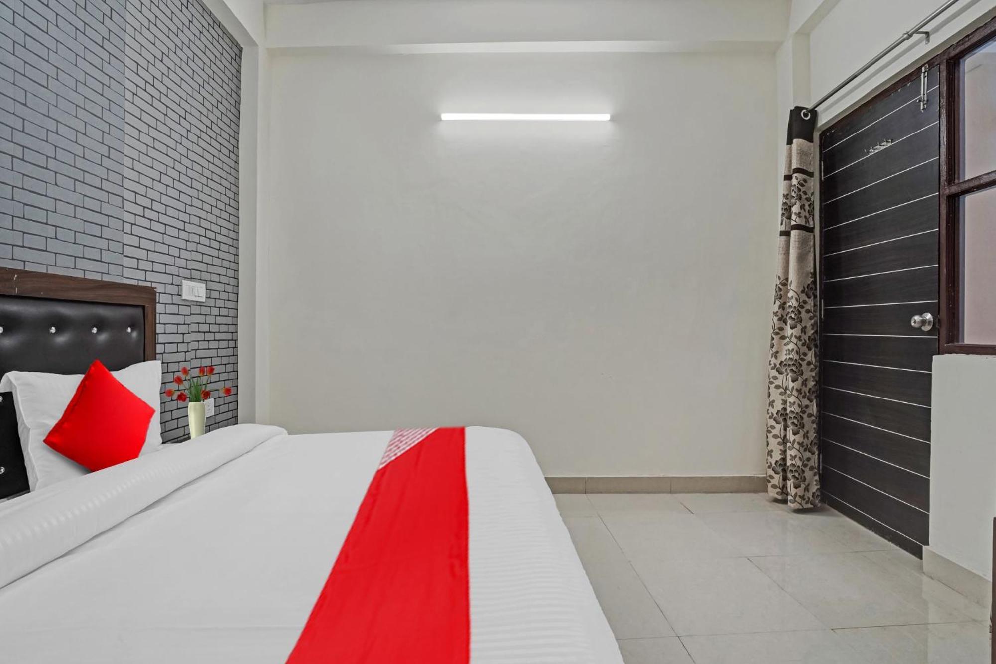 Hotel O Avs Hotel & Restaurant 诺伊达 外观 照片