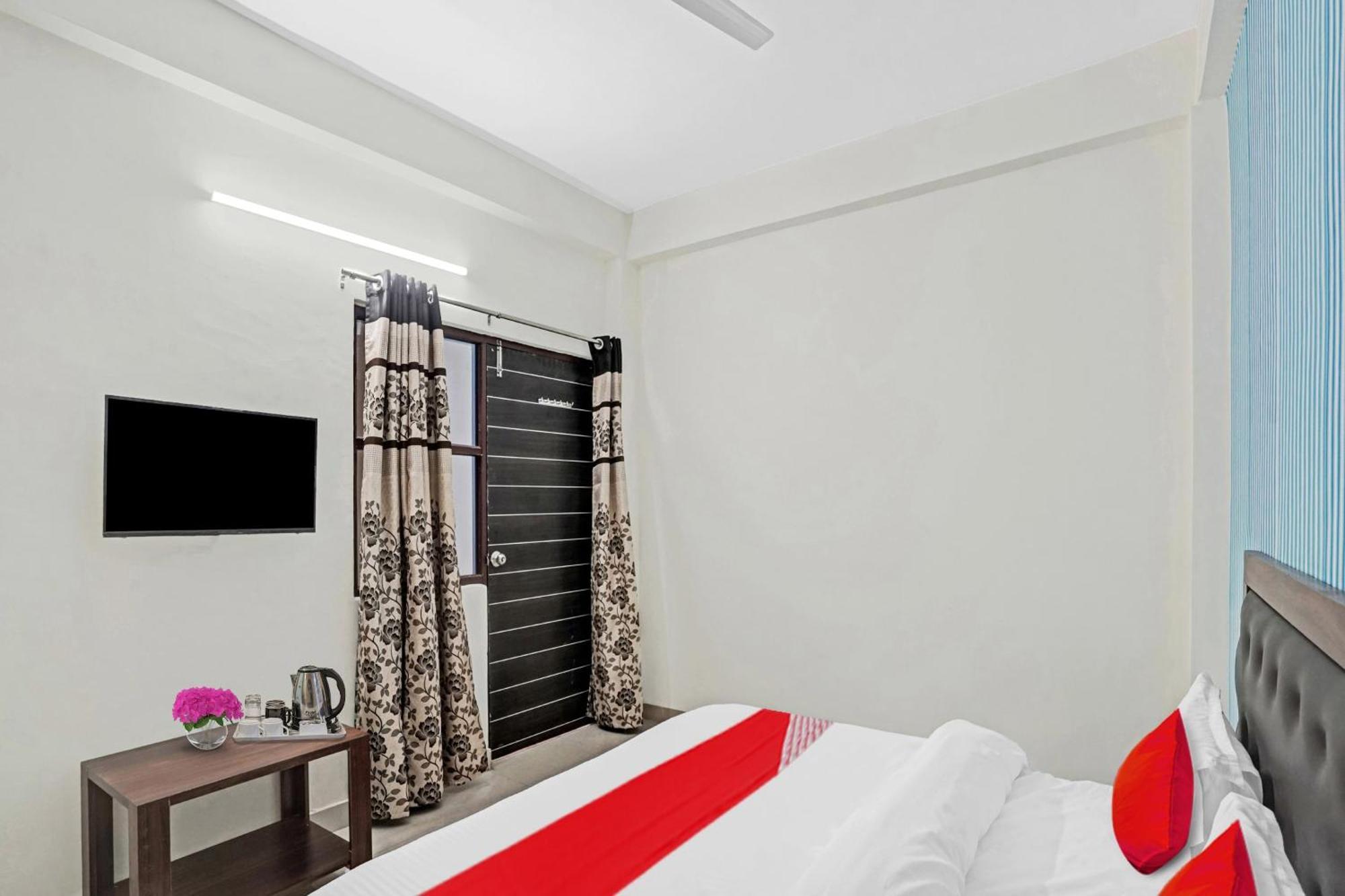 Hotel O Avs Hotel & Restaurant 诺伊达 外观 照片