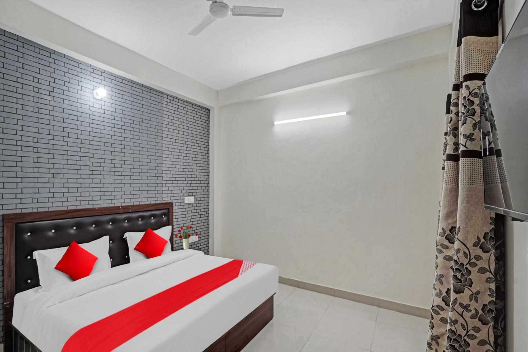 Hotel O Avs Hotel & Restaurant 诺伊达 外观 照片